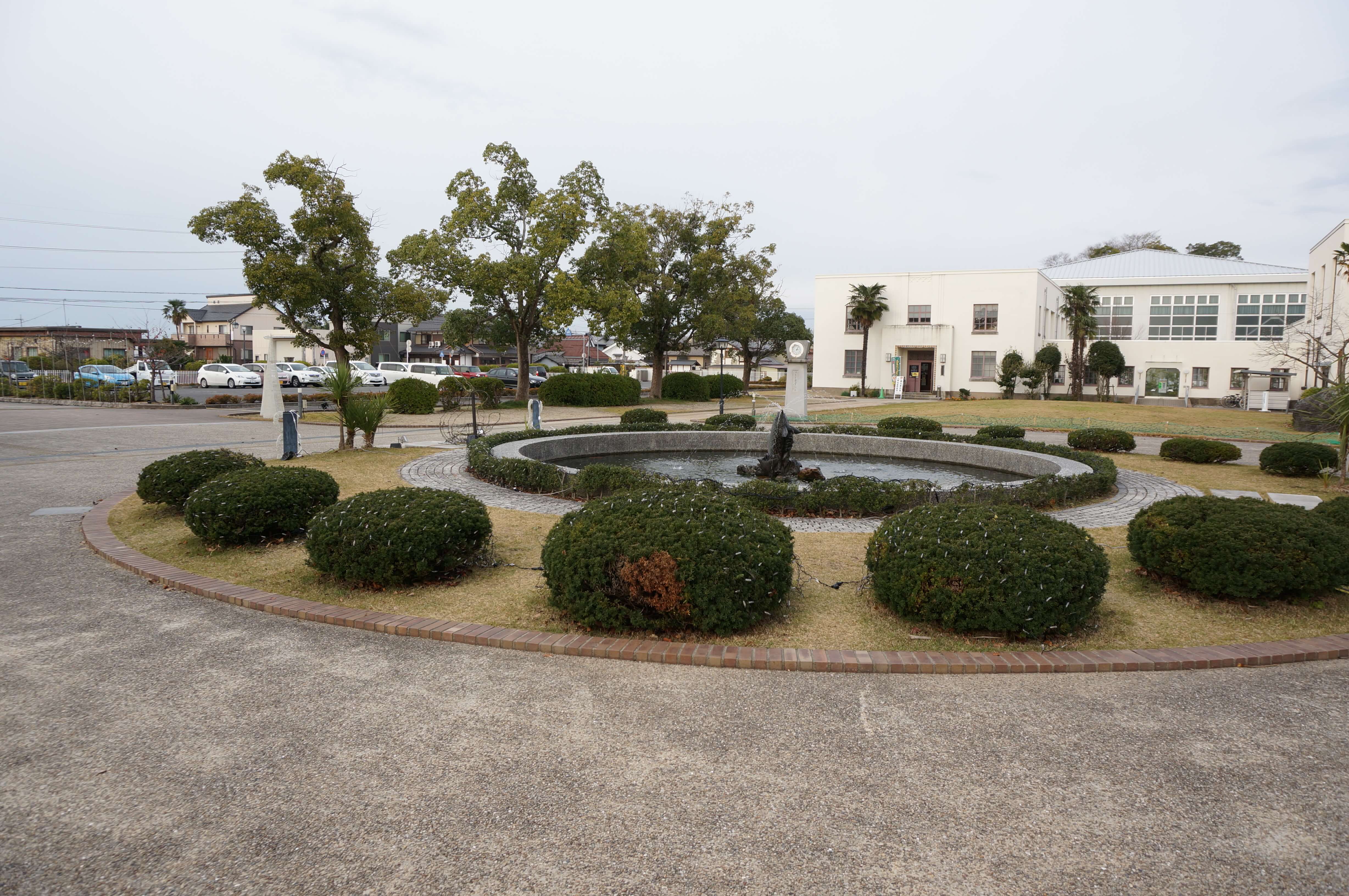 けいおん 学校のモデル 豊郷小学校 を聖地巡礼 滋賀県まで行ってきた 丸顔の彼女